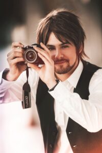 You’re my Loveprize in Viewfinder 2: Shooting (2019) - Bild 10